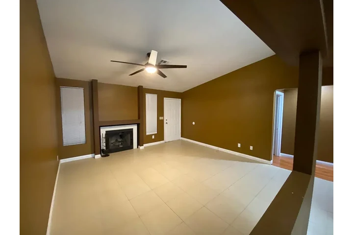 $900 : Hermosa casa para familia dece image 2