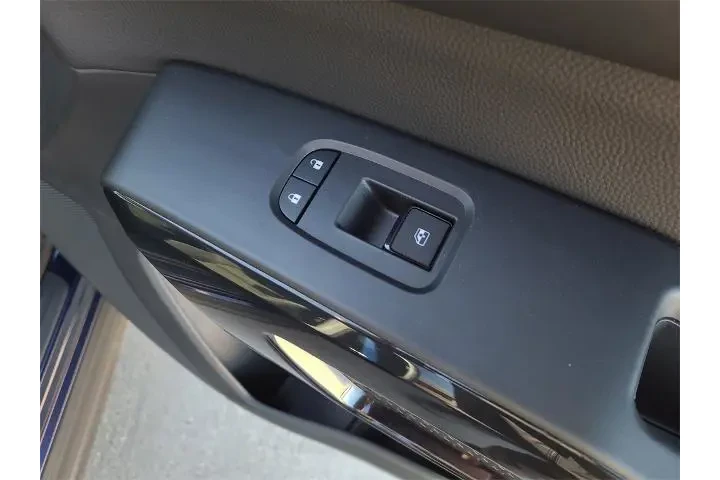 $33875 : Nissan Pathfinder 2025 SV 4d image 9