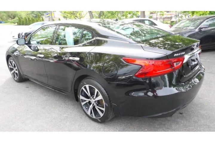 $12975 : 2017 Maxima 3.5 SV image 8