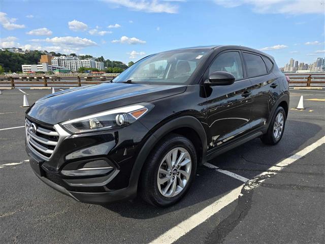 $12495 : 2018 HYUNDAI TUCSON image 4