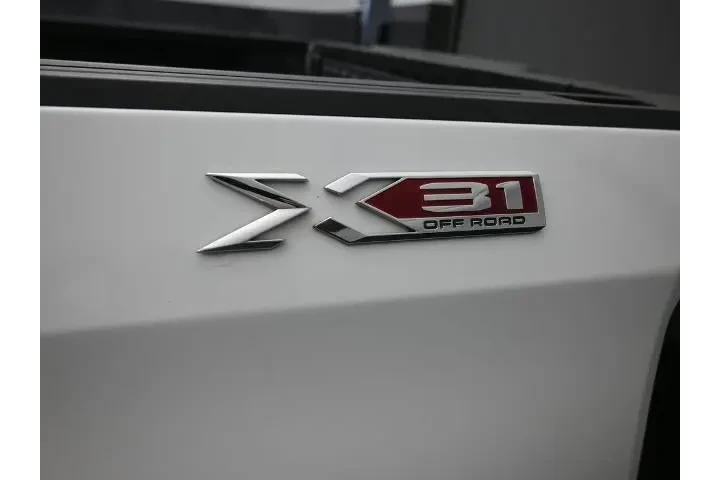 $36998 : GMC Sierra 1500 2021 4x4 SLT image 2