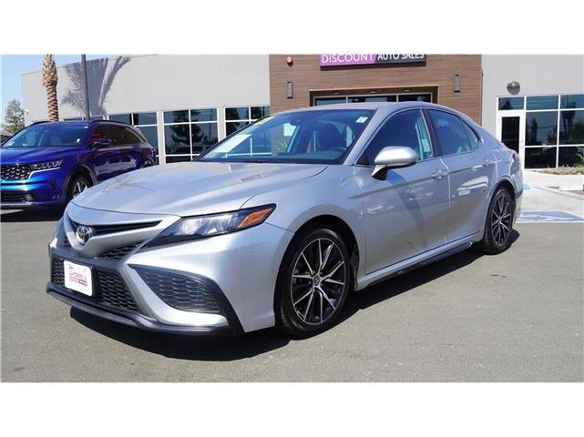 $23600 : 2021 Camry SE Sedan 4D image 2