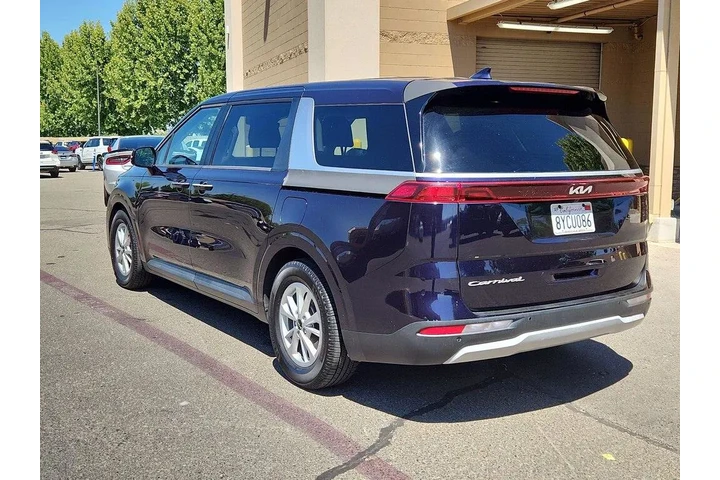 $22998 : Kia Carnival 2022 LX 4dr Min image 7