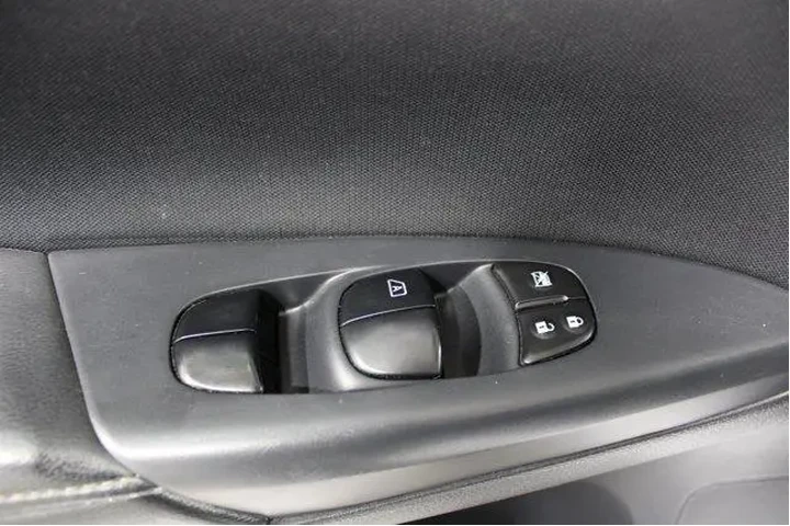 $9955 : Nissan Sentra 2016 S 4dr Sed image 6