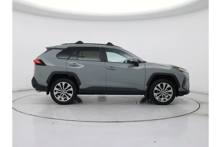 $30998 : Toyota RAV4 2022 XLE Premium image 7