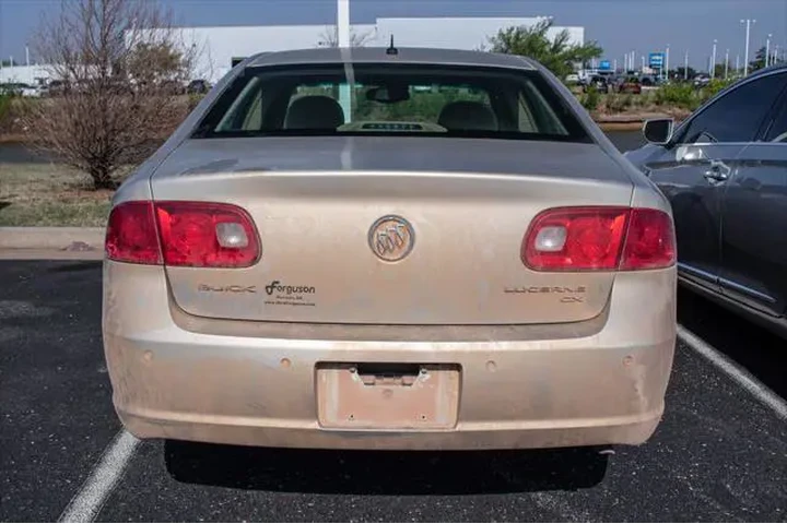 $6000 : Buick Lucerne 2008 CX 4dr Se image 5