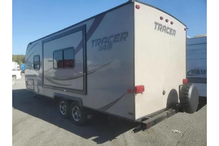 $9900 : 2015 Wildwood Tracer image 4