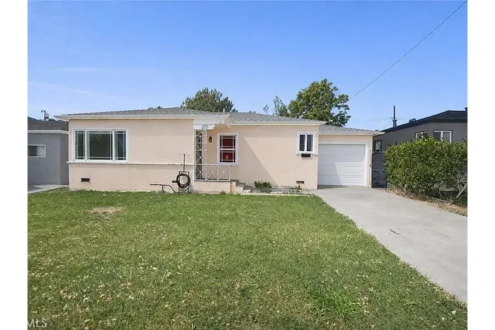 $1000 : Move in ready home casa image 4