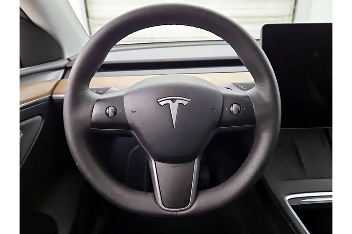 $39998 : Tesla Model Y 2024 AWD Long image 10