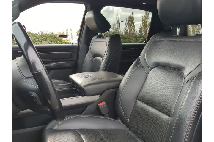 $34355 : Ram 1500 2020 4x4 Rebel 4dr image 6