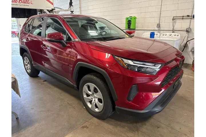 $30500 : Toyota RAV4 2023 AWD LE 4dr image 3