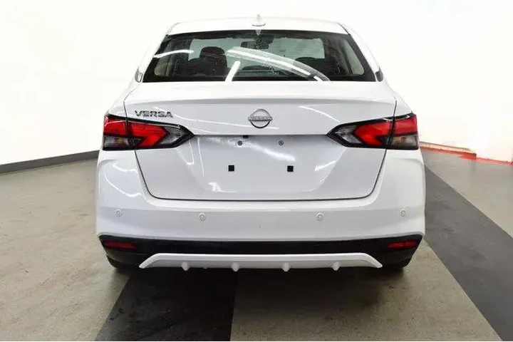 $16994 : Nissan Versa 2025 SV 4dr Sed image 3