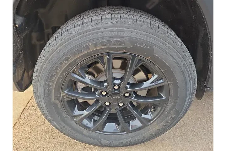 $24000 : Jeep Cherokee 2023 4x4 Altit image 5