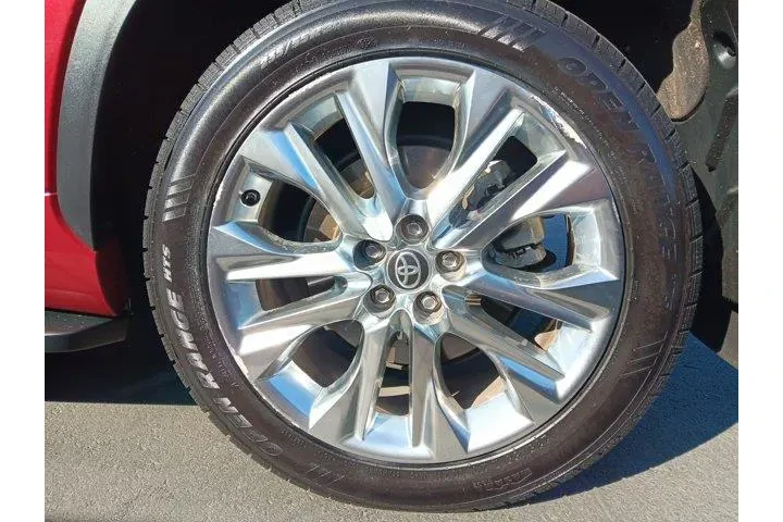 $39995 : Toyota Highlander 2022 AWD L image 6