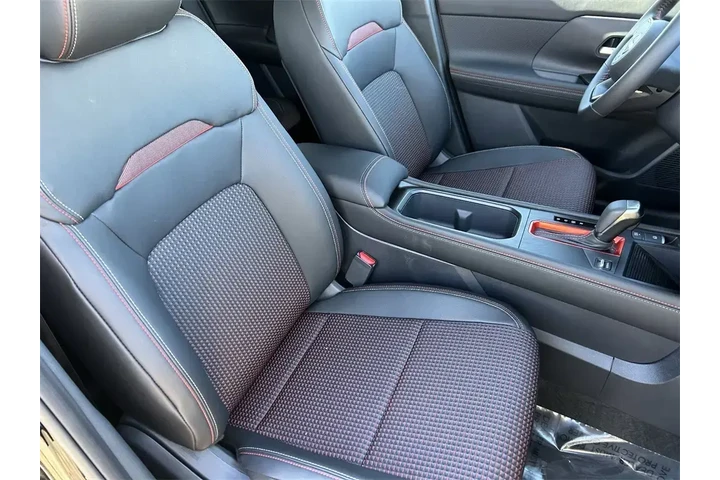 $29290 : Nissan Kicks 2026 SR 4dr Cro image 10