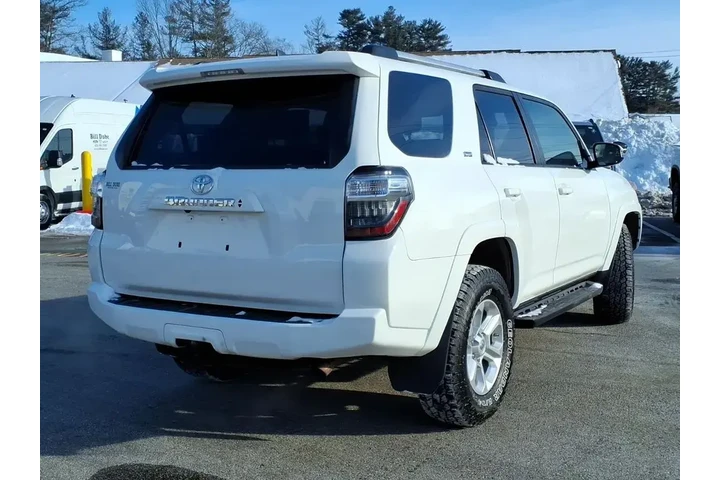 $31690 : Toyota 4Runner 2020 4x4 SR5 image 3