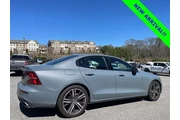 $28089 : Volvo S60 2022 AWD B5 R-Desi thumbnail