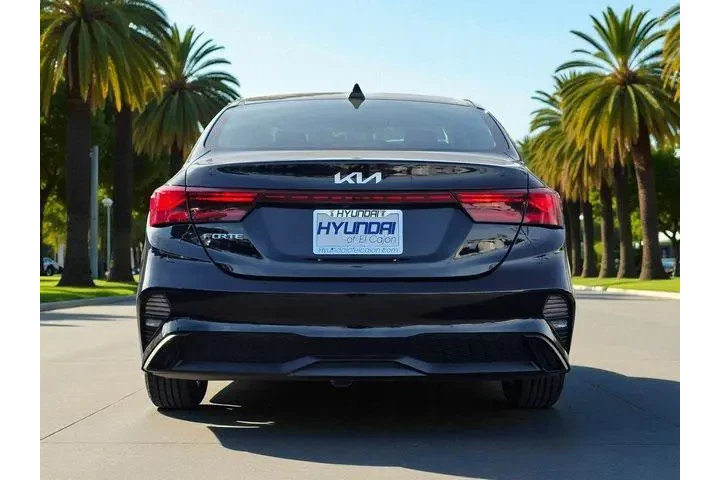 $16900 : Kia Forte 2023 LXS 4dr Sedan image 6