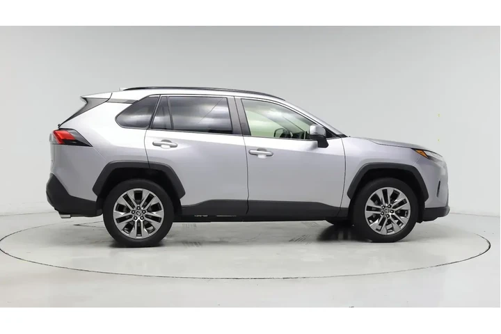 $28998 : Toyota RAV4 2023 XLE Premium image 7
