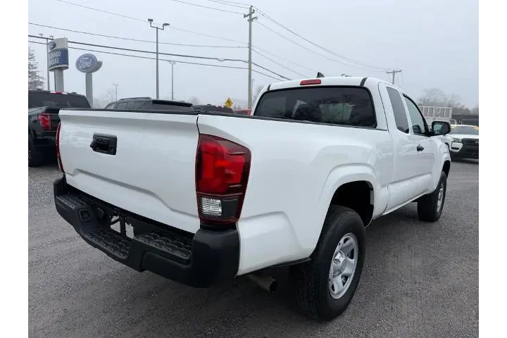 $28700 : Toyota Tacoma 2023 4x2 SR 4d image 6