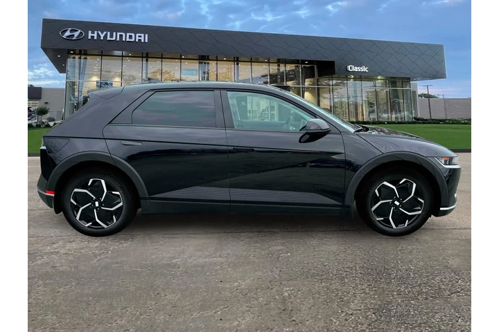 $26500 : Hyundai IONIQ 5 2024 AWD SEL image 9