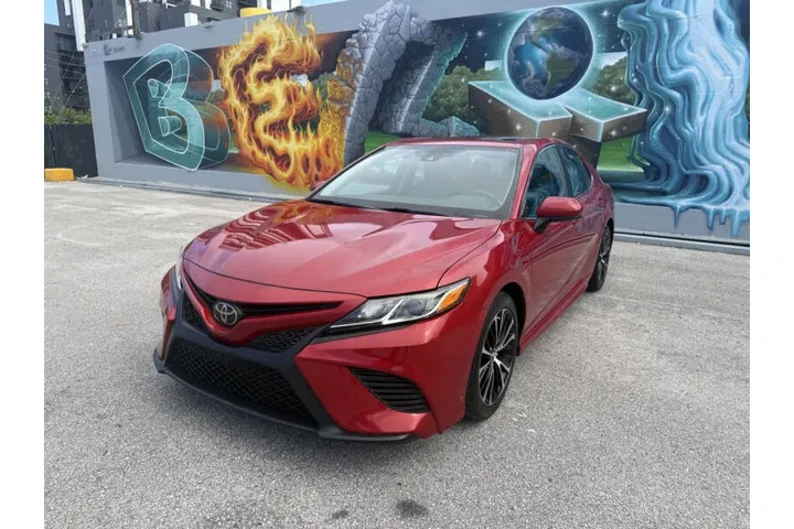 $16899 : 2019 Camry SE image 3