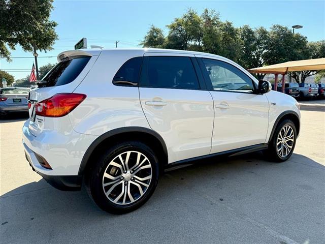 $12950 : 2018 MITSUBISHI OUTLANDER SPO image 7