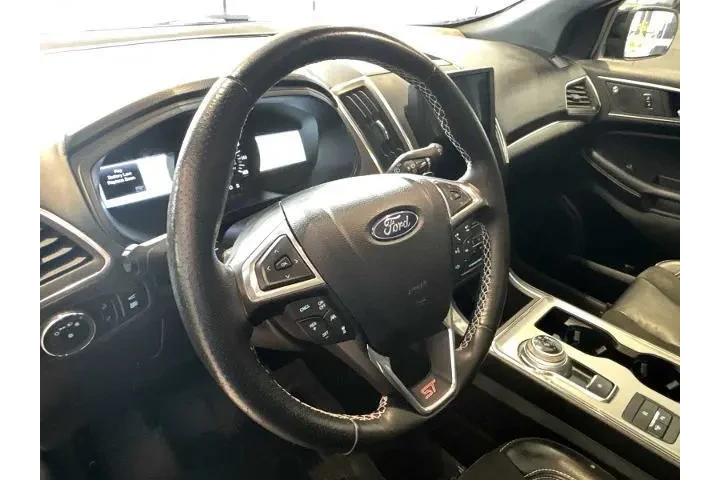$32884 : Ford Edge 2023 AWD ST 4dr Cr image 9