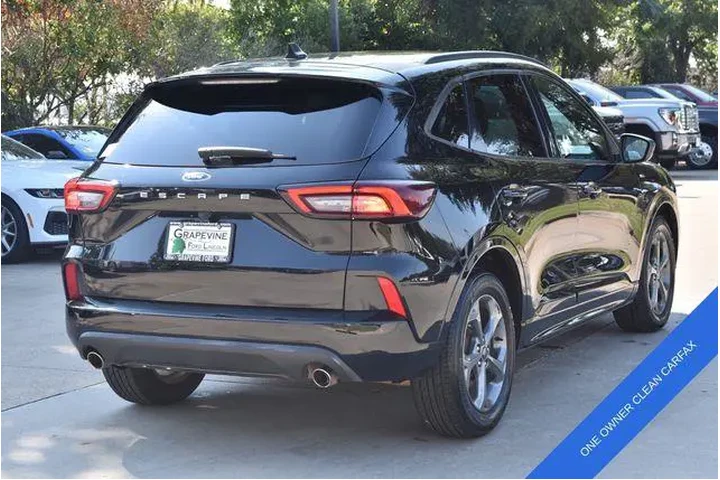 $19987 : Ford Escape 2023 ST-Line 4dr image 7