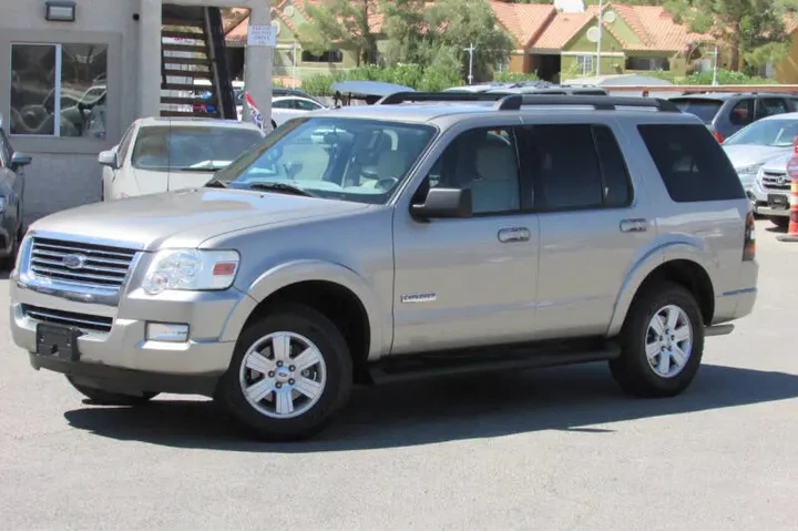 $10495 : 2008 Explorer XLT image 2
