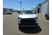 $33900 : Toyota Corolla Cross 2026 LE thumbnail