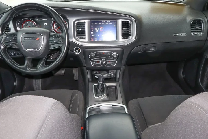 $18688 : 2023 Charger SXT image 10