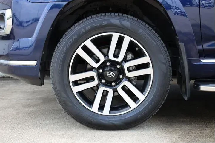 $35676 : Toyota 4Runner 2019 4x4 SR5 image 9