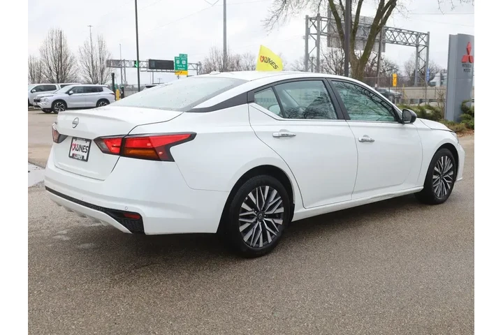 $20990 : Nissan Altima 2025 2.5 SV 4d image 10