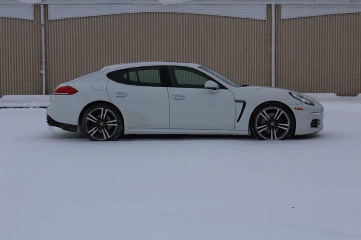 2015 Panamera image 4