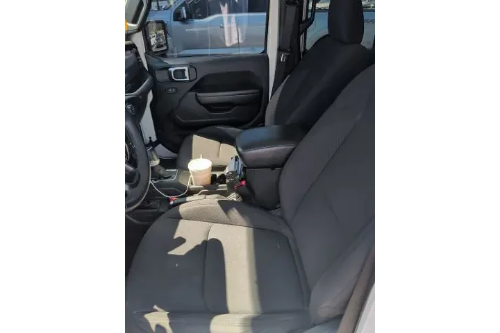 $28978 : Jeep Gladiator 2023 4x4 Spor image 8