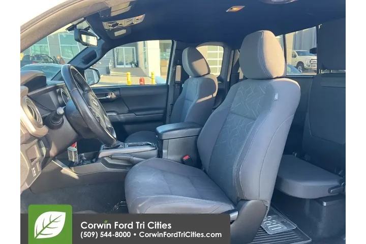 $26989 : Toyota Tacoma 2016 4x4 SR5 V image 8