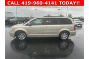 $7900 : Chrysler Town and Country 20 thumbnail