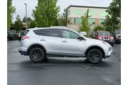 $21995 : Toyota RAV4 2017 AWD LE 4dr thumbnail
