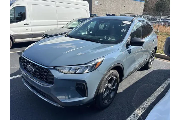$24941 : Ford Escape 2025 ST-Line 4dr image 1