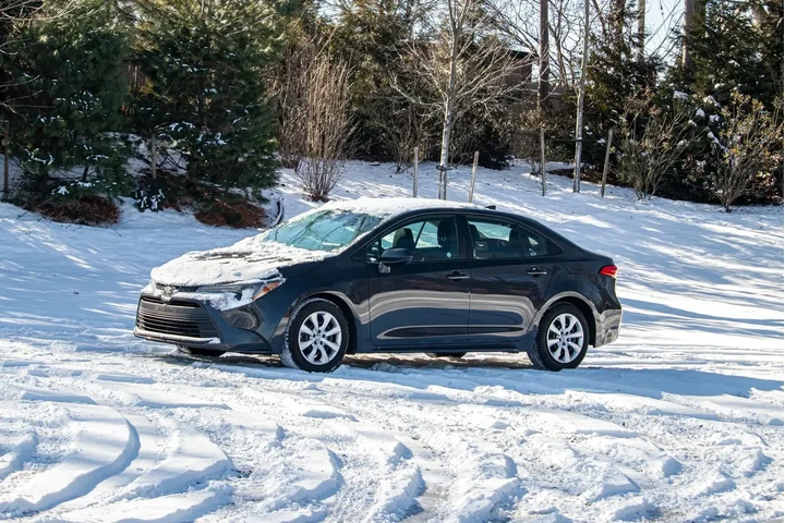 $14995 : Toyota Corolla 2024 LE 4dr S image 3