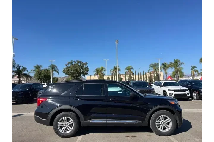 $31815 : Ford Explorer 2023 AWD XLT 4 image 9