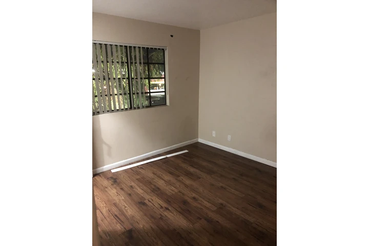 $2000 : Apartment image 5