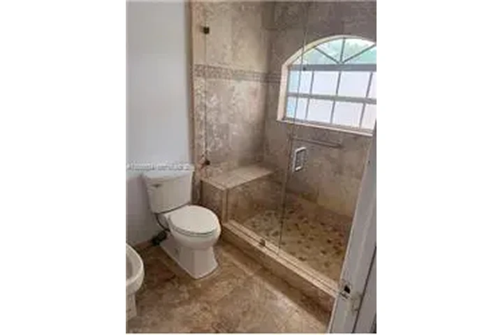 $11000 : Rental property with 4 bedro image 7