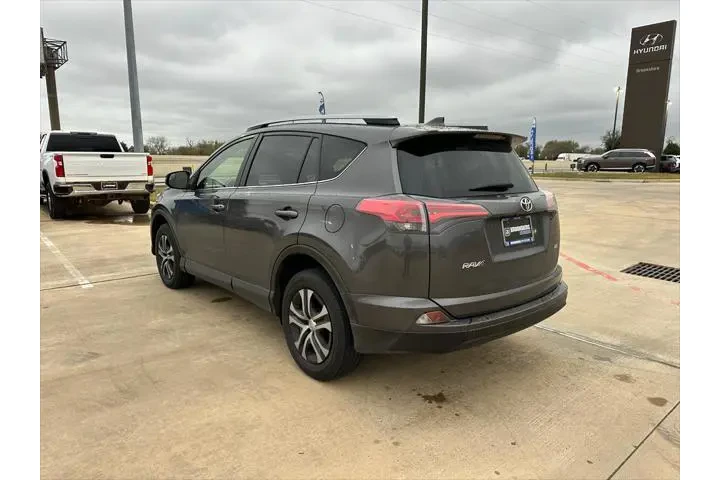 $14995 : Toyota RAV4 2017 LE 4dr SUV image 6