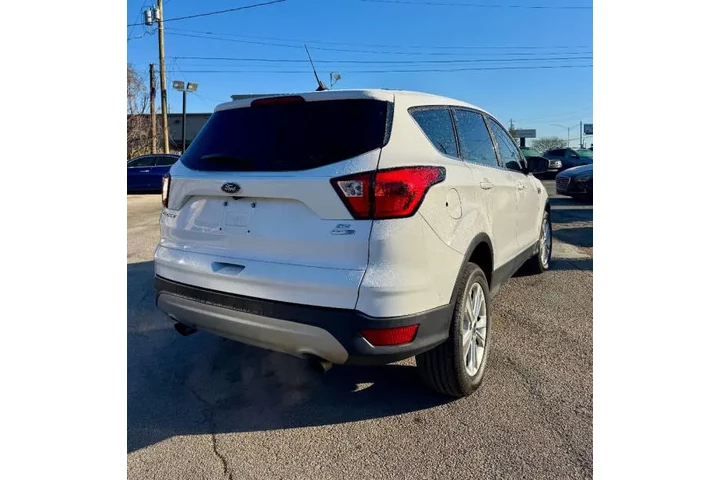 $9500 : 2019 Escape SE image 8