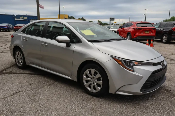 $20787 : 2024 Corolla LE CVT image 3