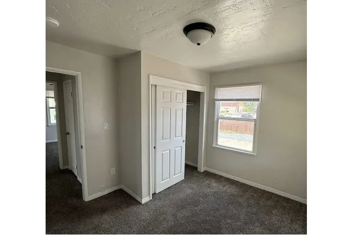 $1000 : Fabulosa y luminosa casa de 3 image 4