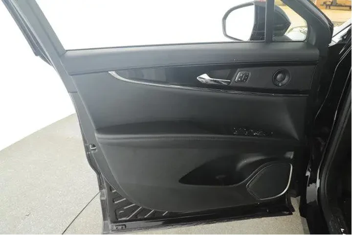 $33994 : Lincoln Nautilus 2023 Reserv image 6