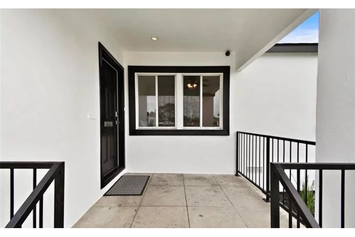 $2500 : Beautiful 3 bedroom home in LA image 3